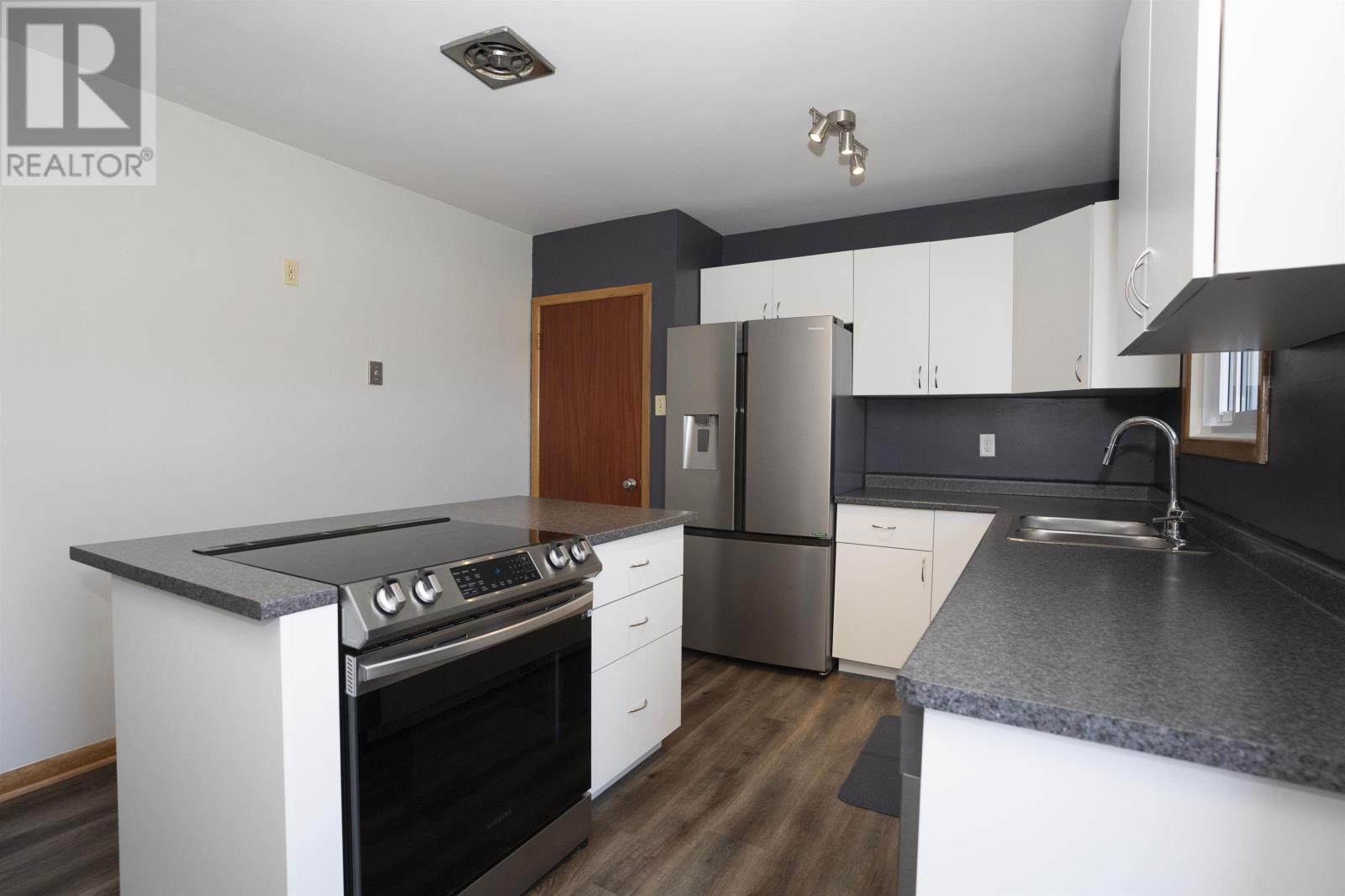 139 Churchill Dr W, Thunder Bay, Ontario  P7C 1V6 - Photo 7 - TB2602277