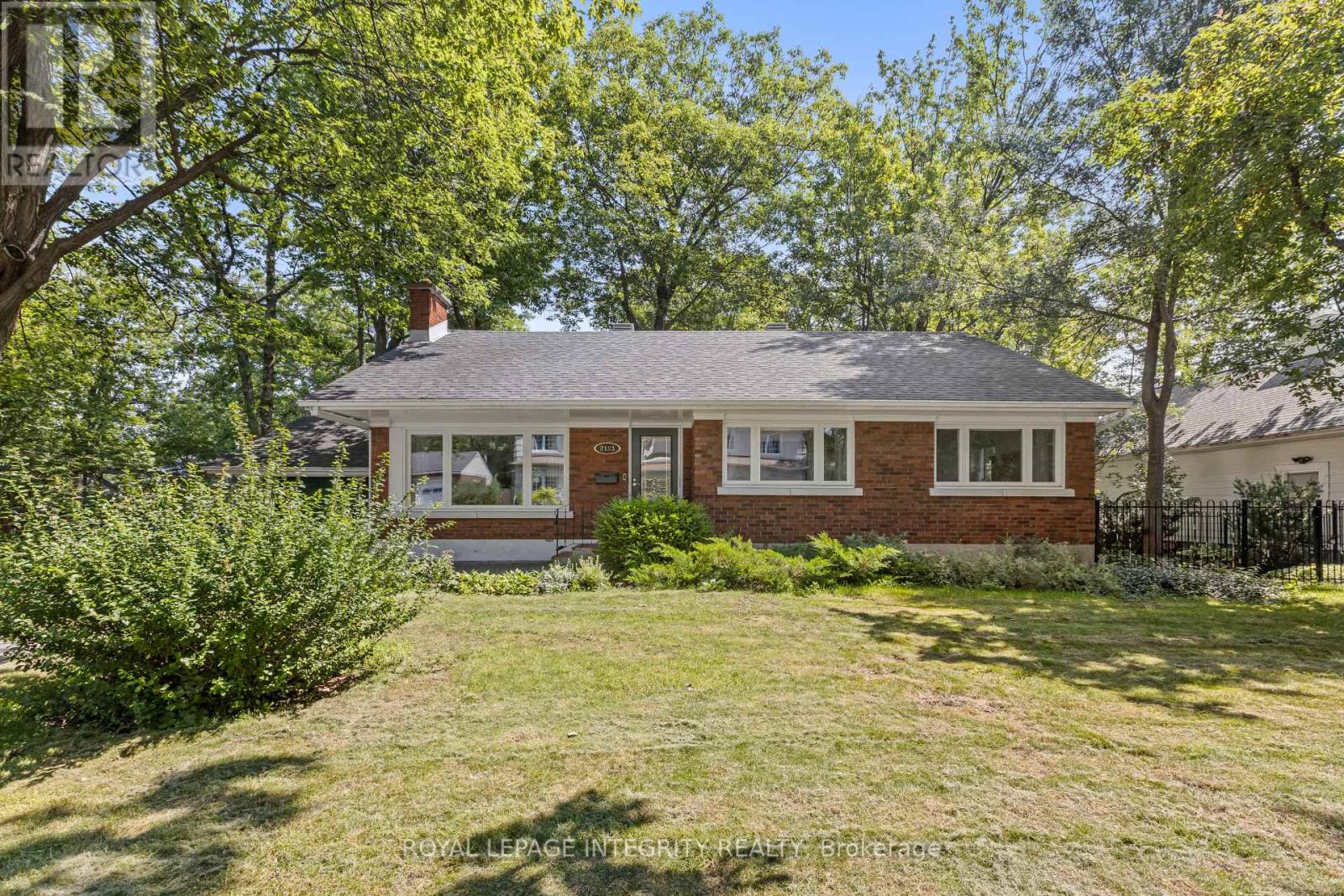 2183 Woodcrest Road, Ottawa, Ontario  K1H 6J2 - Photo 3 - X13650224