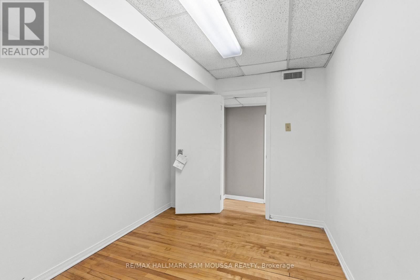 162-164 Metcalfe Street, Ottawa, Ontario  K2P 1P2 - Photo 5 - X13650276