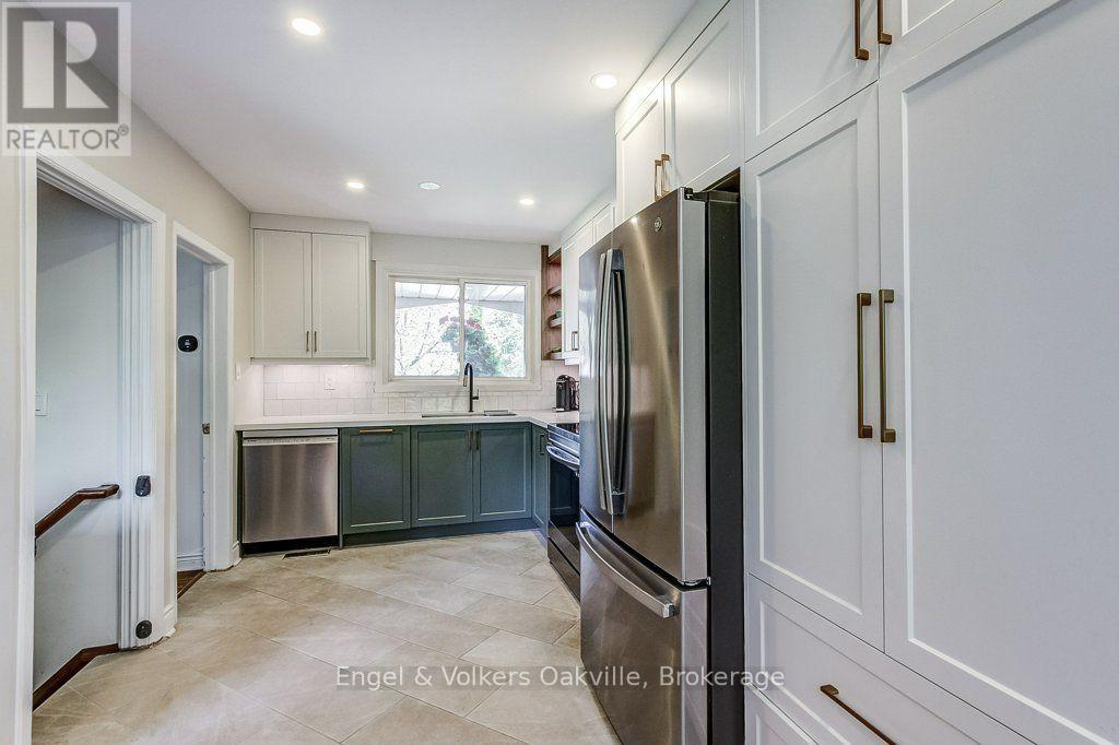 75 Ridge Drive, Oakville, Ontario  L6H 1B7 - Photo 19 - W13650350