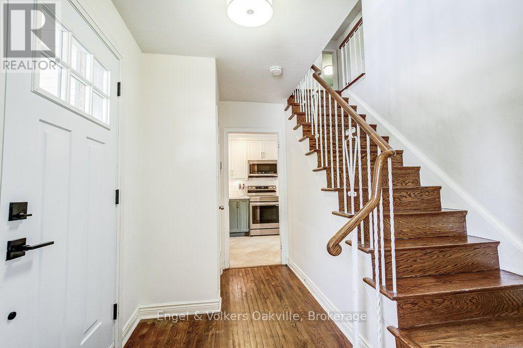 75 Ridge Drive, Oakville, Ontario  L6H 1B7 - Photo 7 - W13650350