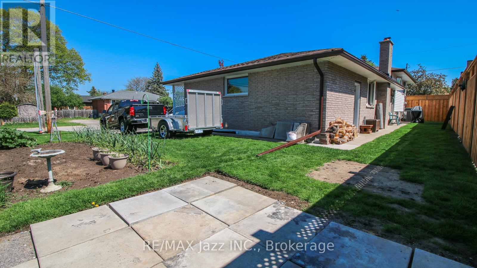 330 Nipigon Street, Oshawa, Ontario L1J 4N9 - Photo 19 - E13649132