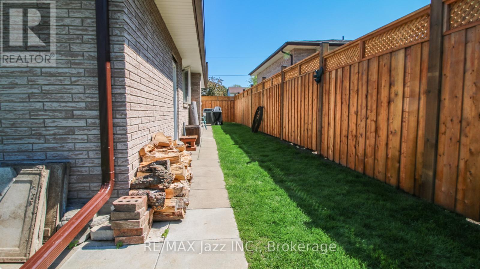 330 Nipigon Street, Oshawa, Ontario L1J 4N9 - Photo 18 - E13649132