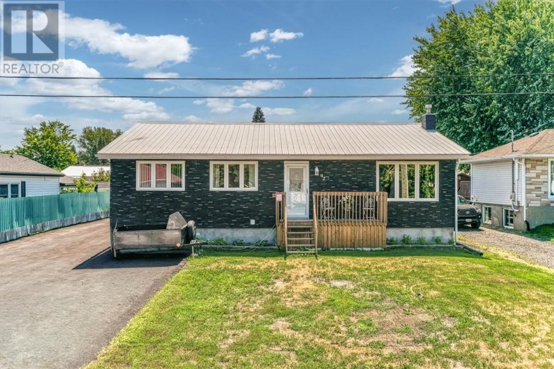 92 William Street, Chelmsford, Ontario