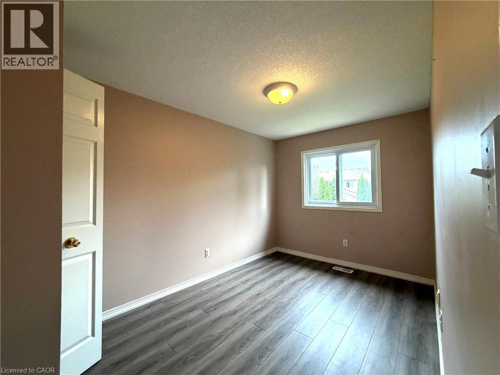 300 Activa Avenue, Kitchener, Ontario  N2E 3V1 - Photo 10 - 40853763