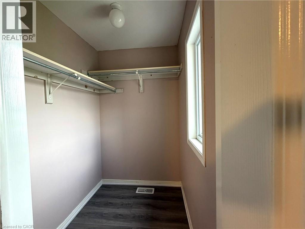 300 Activa Avenue, Kitchener, Ontario  N2E 3V1 - Photo 13 - 40853763