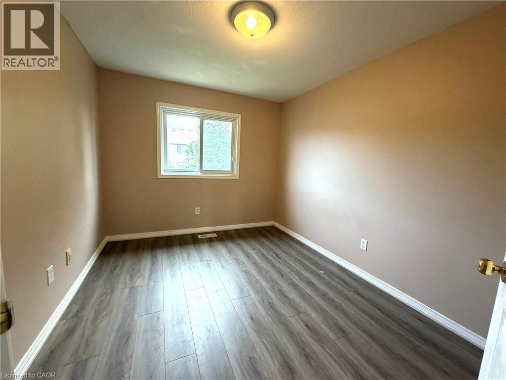 300 Activa Avenue, Kitchener, Ontario  N2E 3V1 - Photo 14 - 40853763