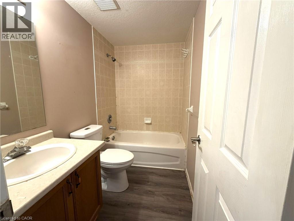 300 Activa Avenue, Kitchener, Ontario  N2E 3V1 - Photo 16 - 40853763