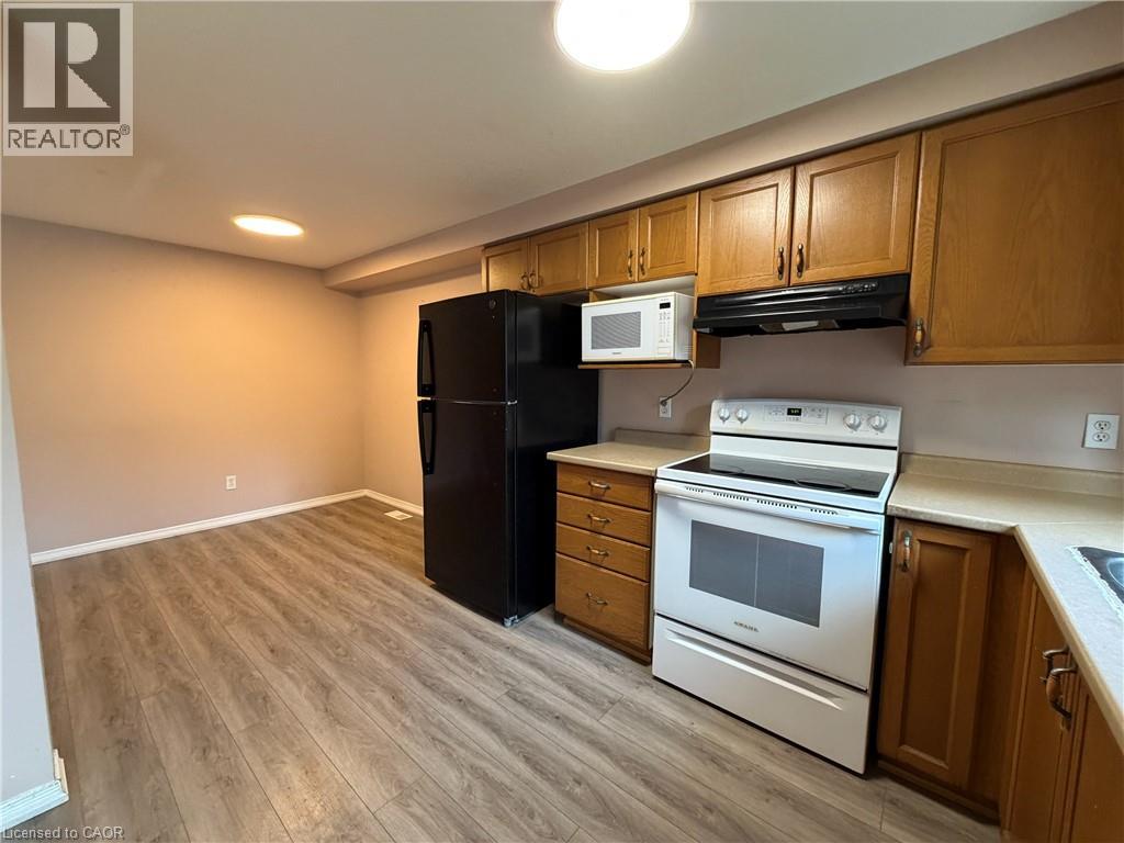 300 Activa Avenue, Kitchener, Ontario  N2E 3V1 - Photo 3 - 40853763