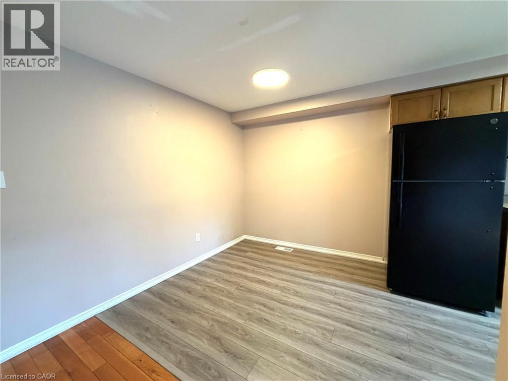 300 Activa Avenue, Kitchener, Ontario  N2E 3V1 - Photo 4 - 40853763
