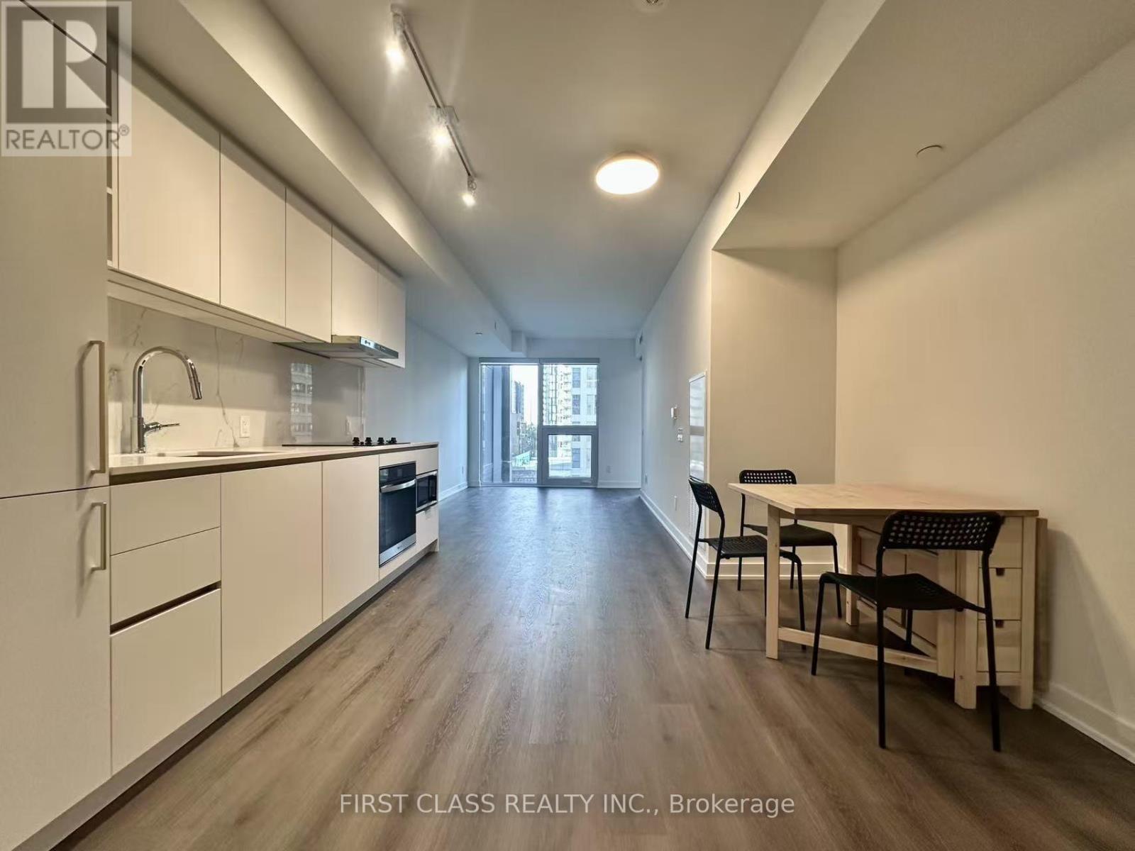 706 - 8 Wellesely West Street, Toronto, Ontario  M4Y 0J5 - Photo 4 - C13650140