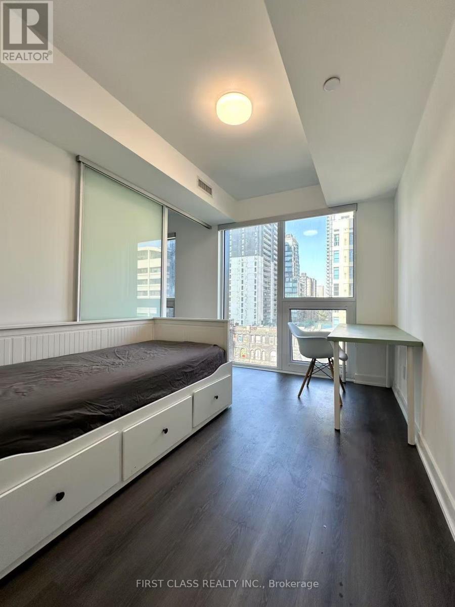 706 - 8 Wellesely West Street, Toronto, Ontario  M4Y 0J5 - Photo 6 - C13650140