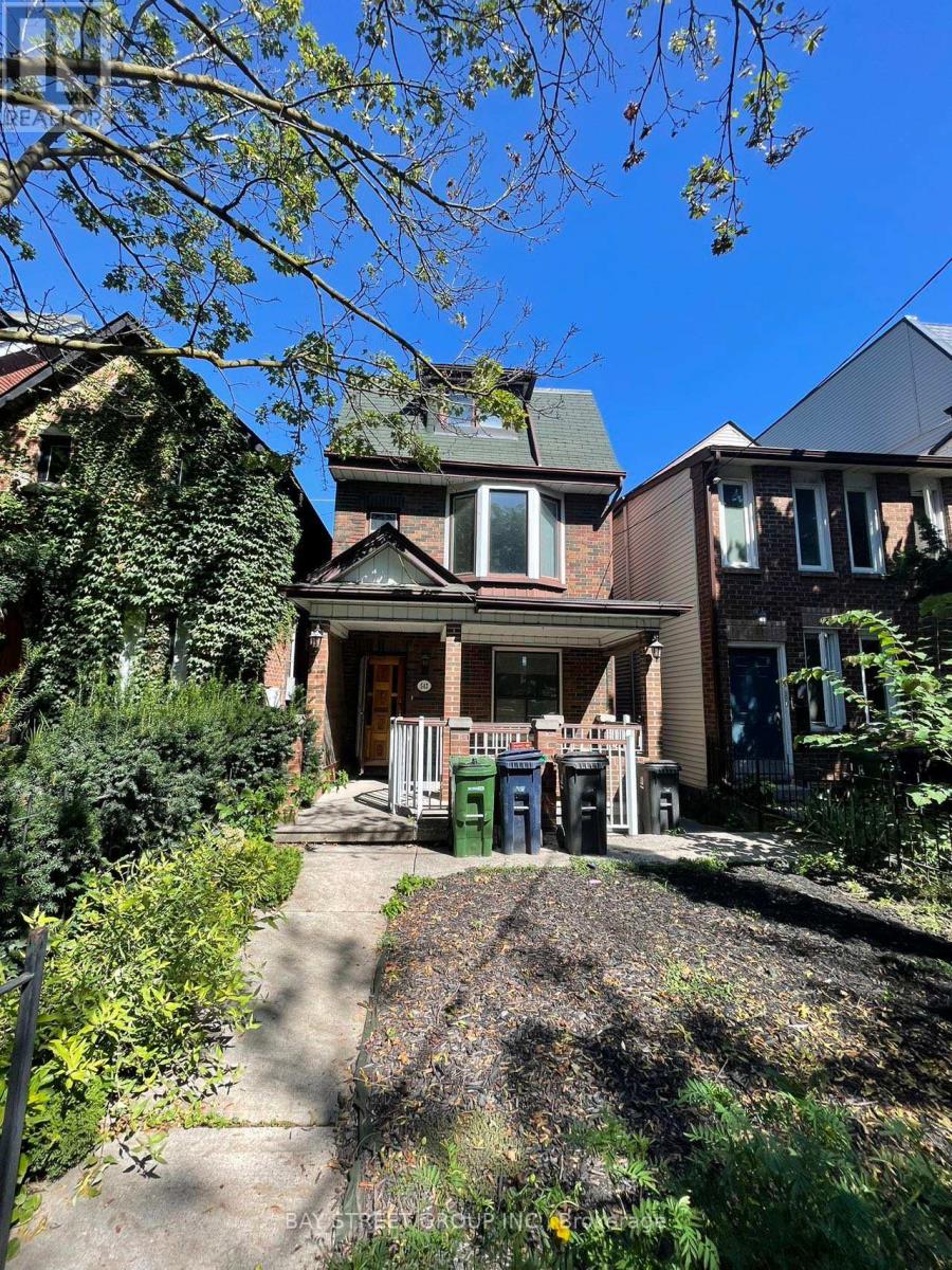 543 Crawford Street, Toronto, Ontario  M6G 3J9 - Photo 1 - C13650166