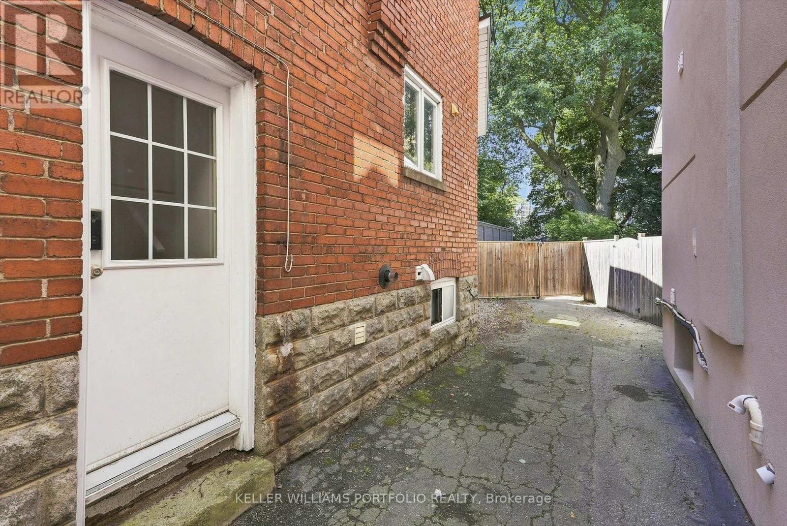 222 Hillsdale Avenue E, Toronto, Ontario  M4S 1T6 - Photo 50 - C13650214