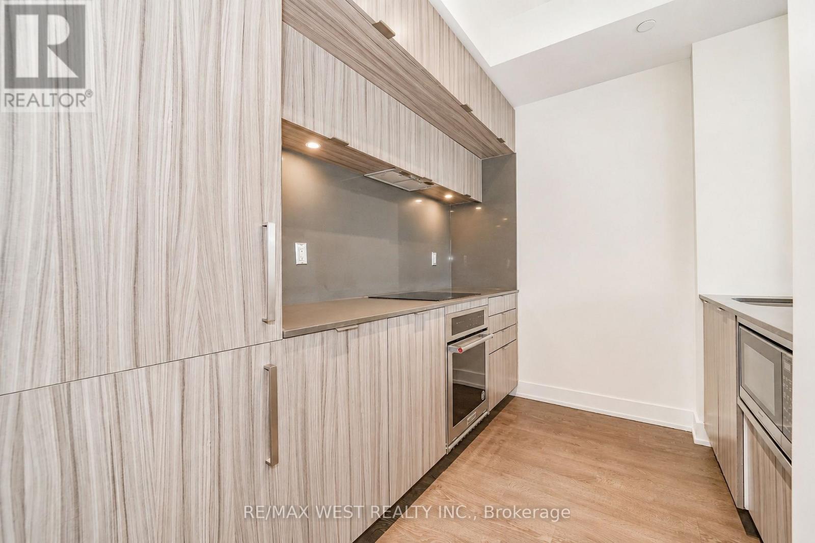 203 - 80 Vanauley Street, Toronto, Ontario  M5T 0C9 - Photo 3 - C13650320