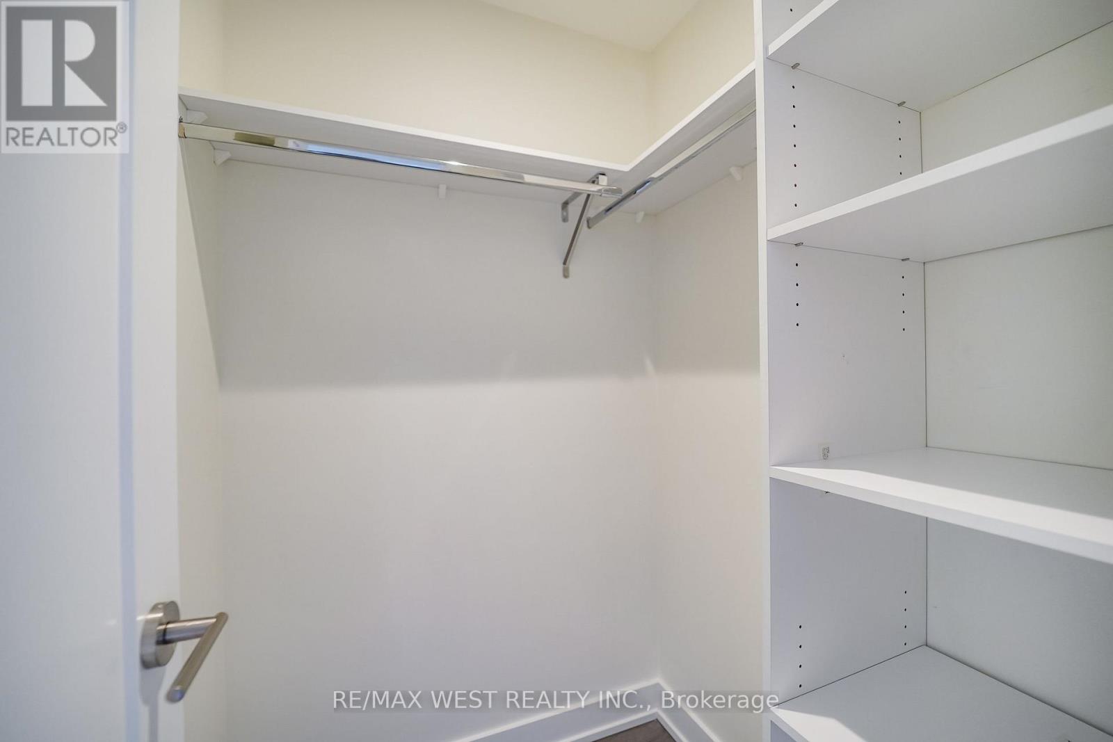 203 - 80 Vanauley Street, Toronto, Ontario  M5T 0C9 - Photo 5 - C13650320