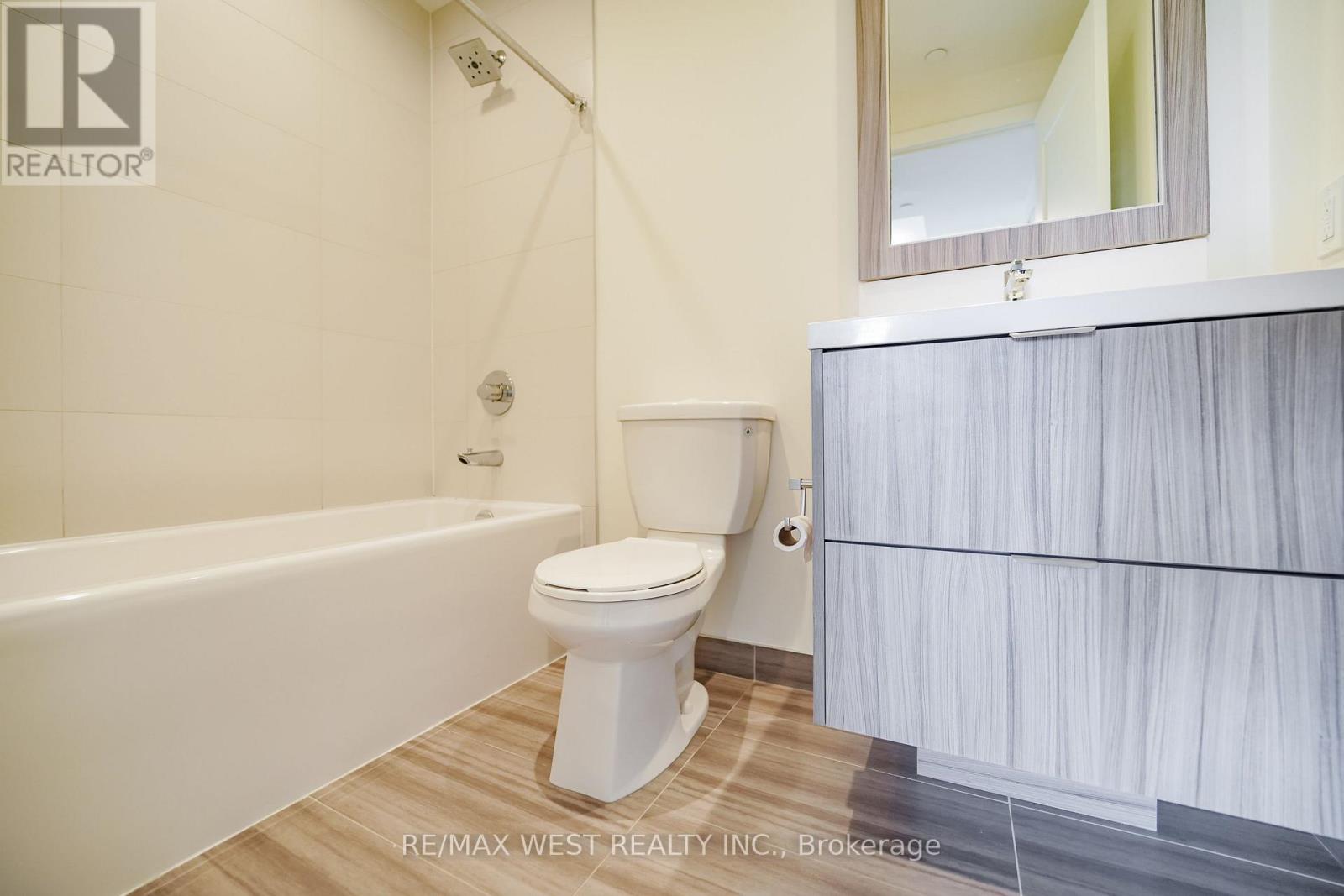 203 - 80 Vanauley Street, Toronto, Ontario  M5T 0C9 - Photo 6 - C13650320