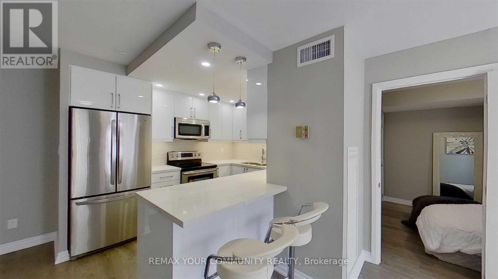 1601 - 55 Centre Avenue, Toronto, Ontario  M5G 2H5 - Photo 1 - C13650352