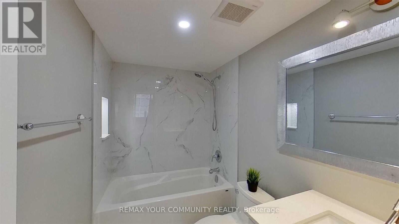 1601 - 55 Centre Avenue, Toronto, Ontario  M5G 2H5 - Photo 12 - C13650352