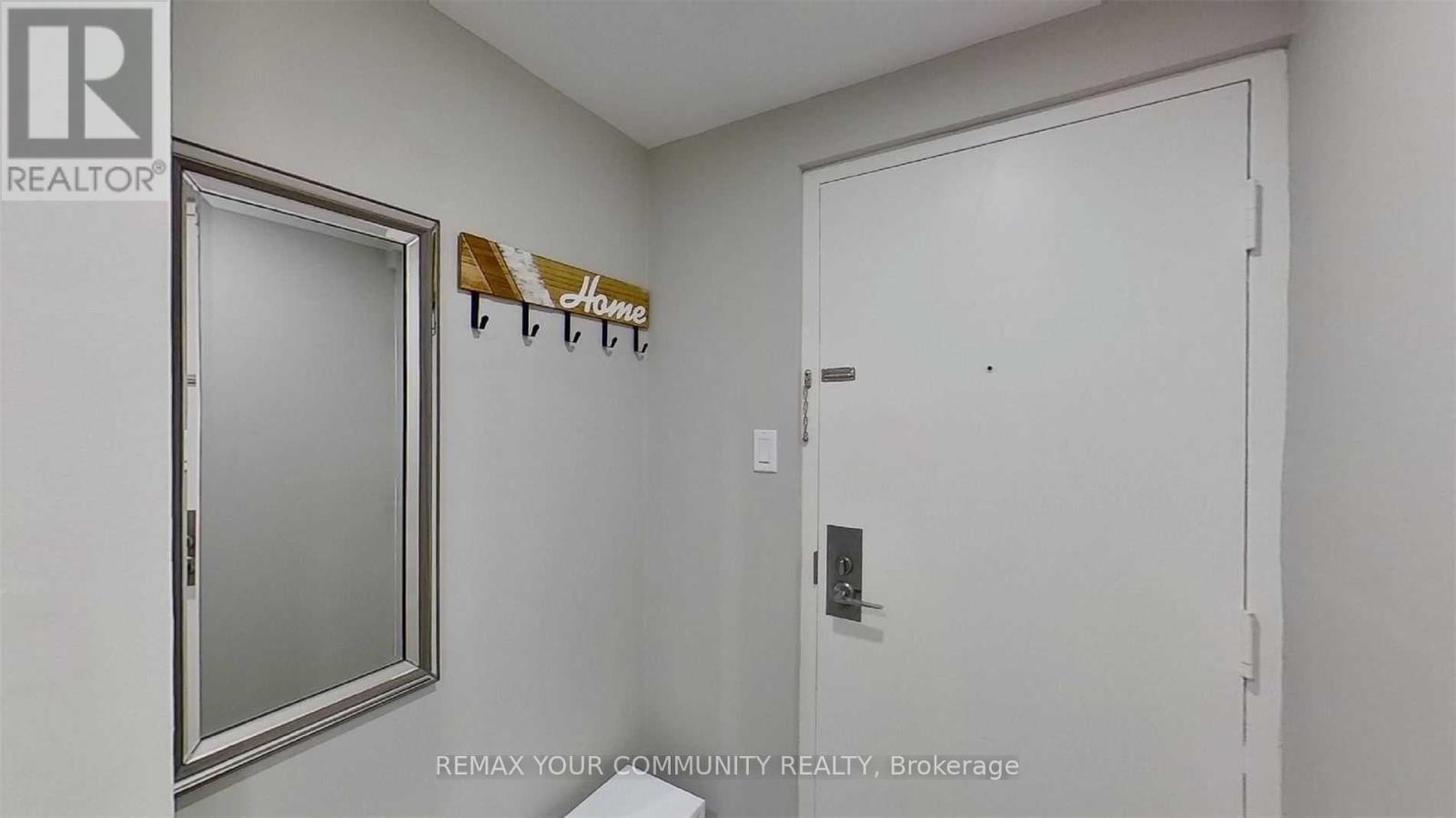 1601 - 55 Centre Avenue, Toronto, Ontario  M5G 2H5 - Photo 2 - C13650352