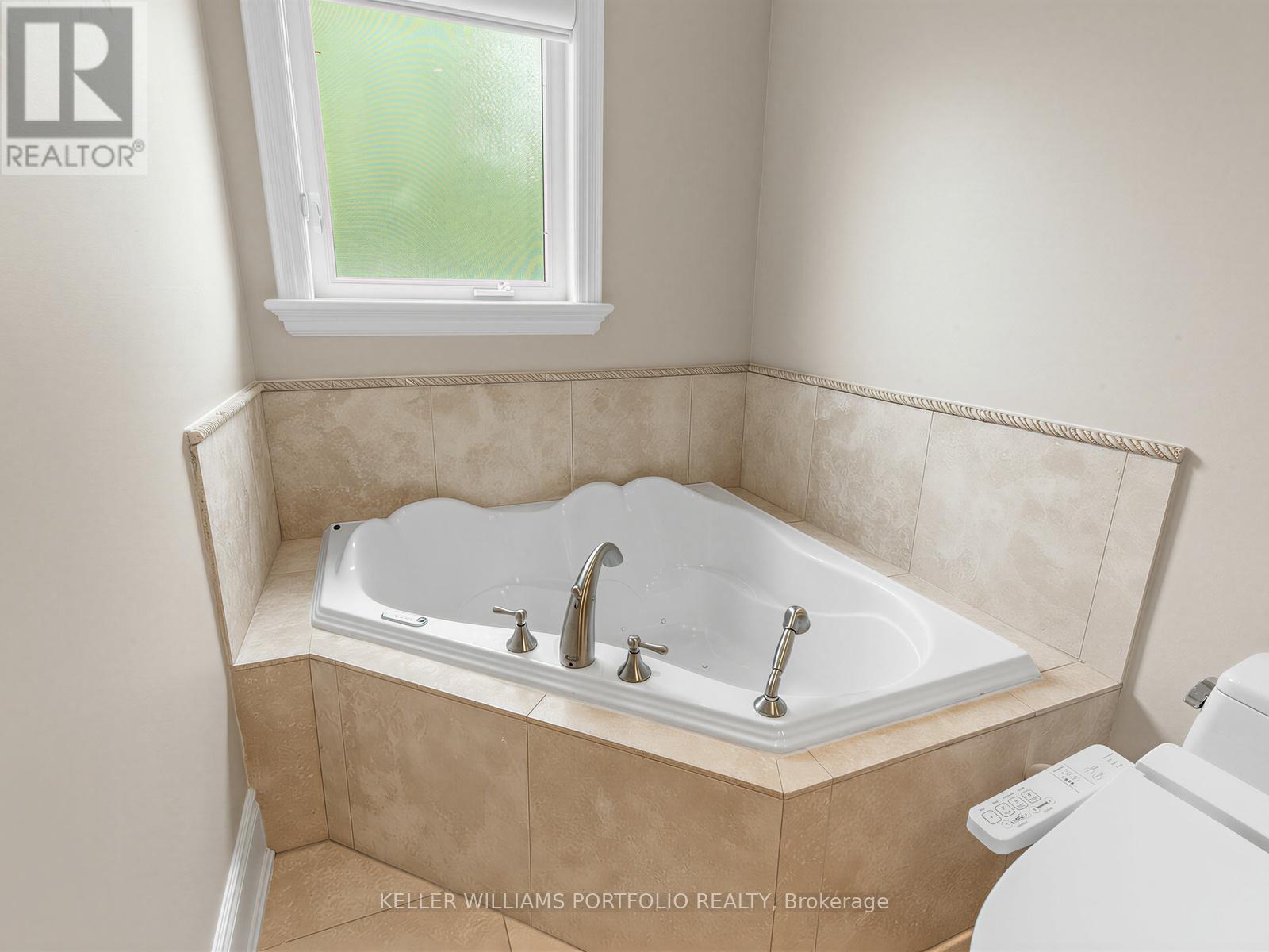21 Albertus Avenue, Toronto, Ontario  M4R 1J5 - Photo 21 - C13650358