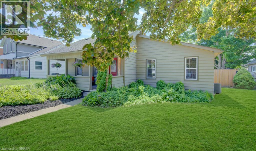 4 Wellington Street, Paris, Ontario  N3L 1S4 - Photo 2 - 40854087