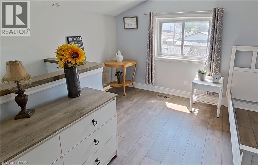 4 Wellington Street, Paris, Ontario  N3L 1S4 - Photo 30 - 40854087