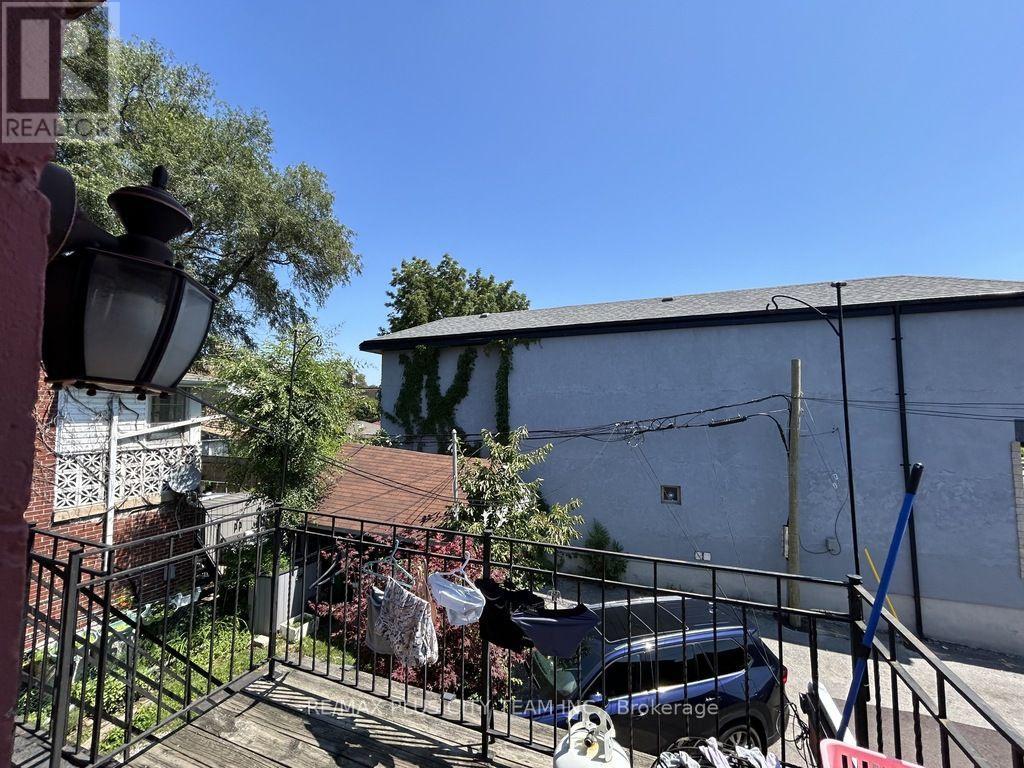 A - 1027 Pape Avenue, Toronto, Ontario  M4K 3W1 - Photo 11 - E13650206