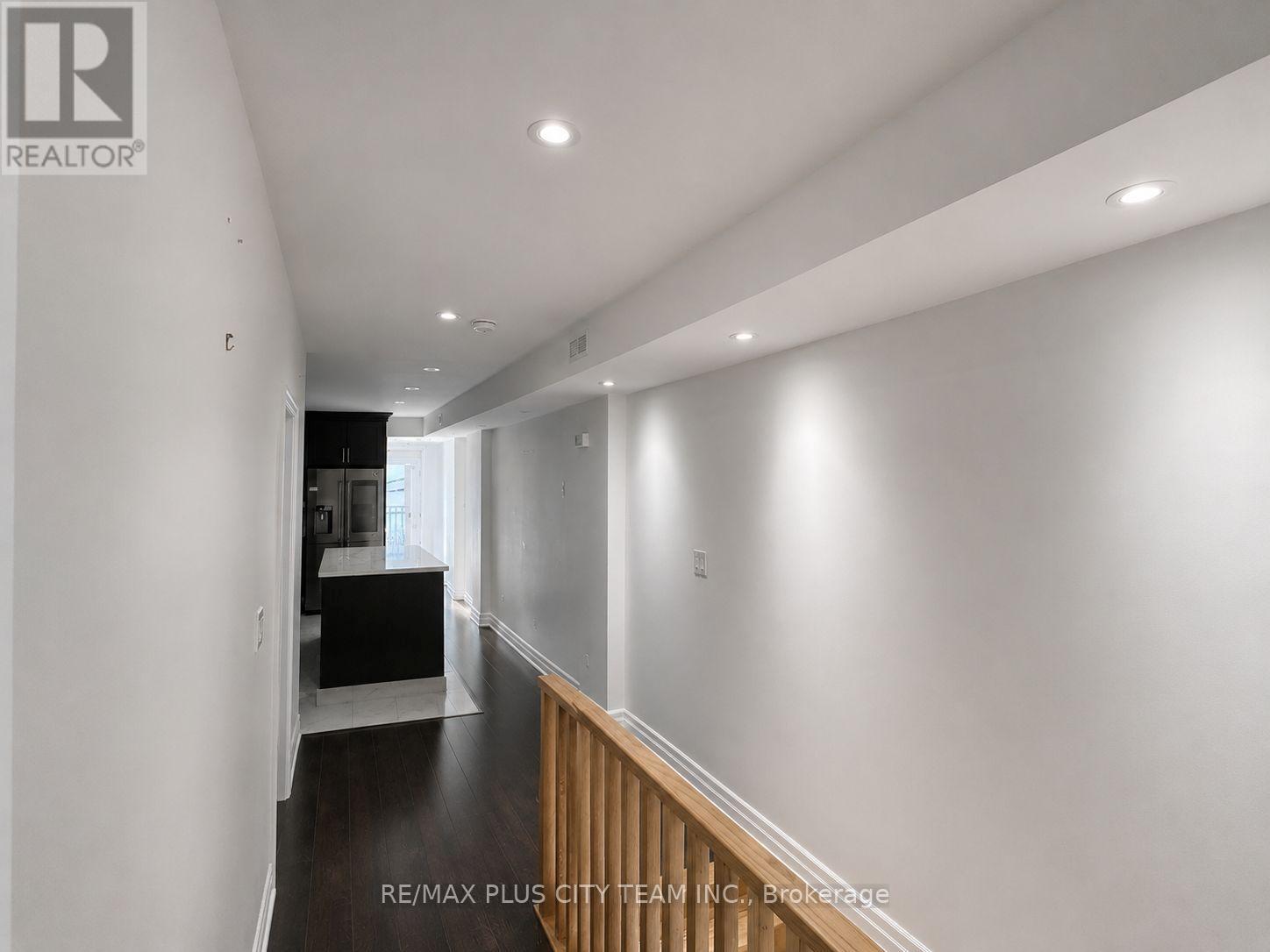 A - 1027 Pape Avenue, Toronto, Ontario  M4K 3W1 - Photo 4 - E13650206