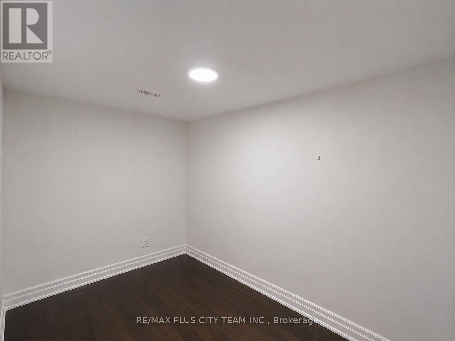 A - 1027 Pape Avenue, Toronto, Ontario  M4K 3W1 - Photo 5 - E13650206