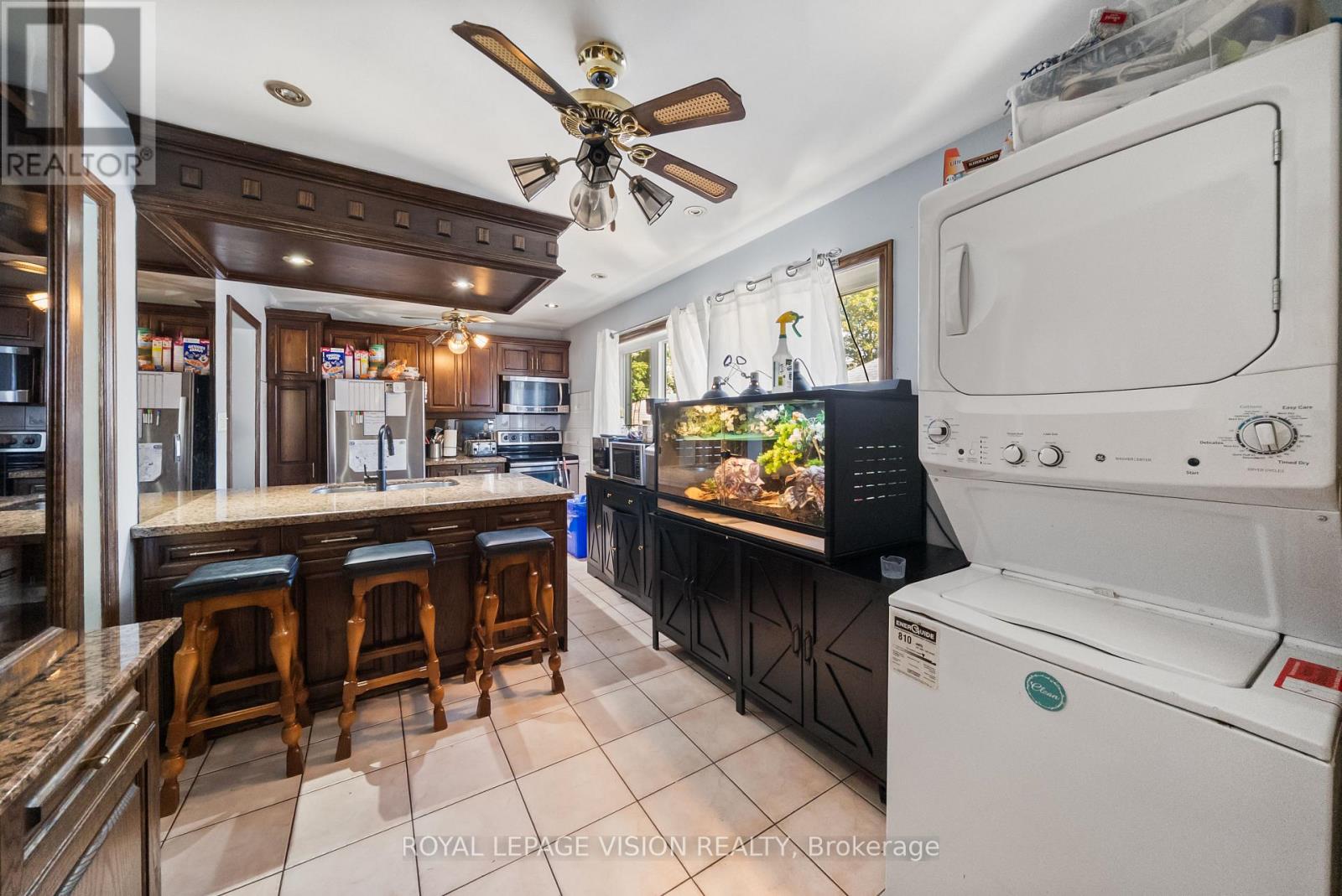 73 Mccowan Road, Toronto, Ontario  M1M 3M3 - Photo 4 - E13650210