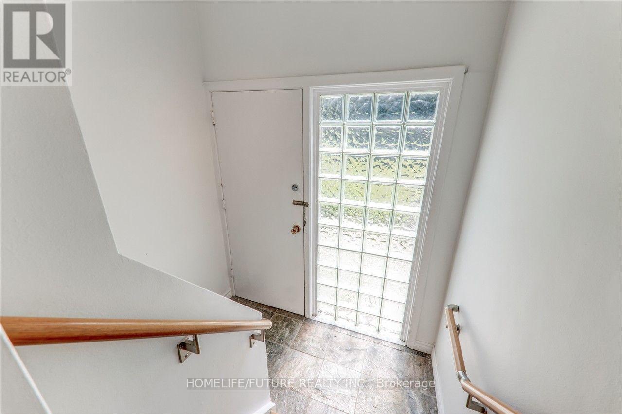 Bsmt - 53 Dennett Drive, Toronto, Ontario  M1S 2E8 - Photo 2 - E13650244