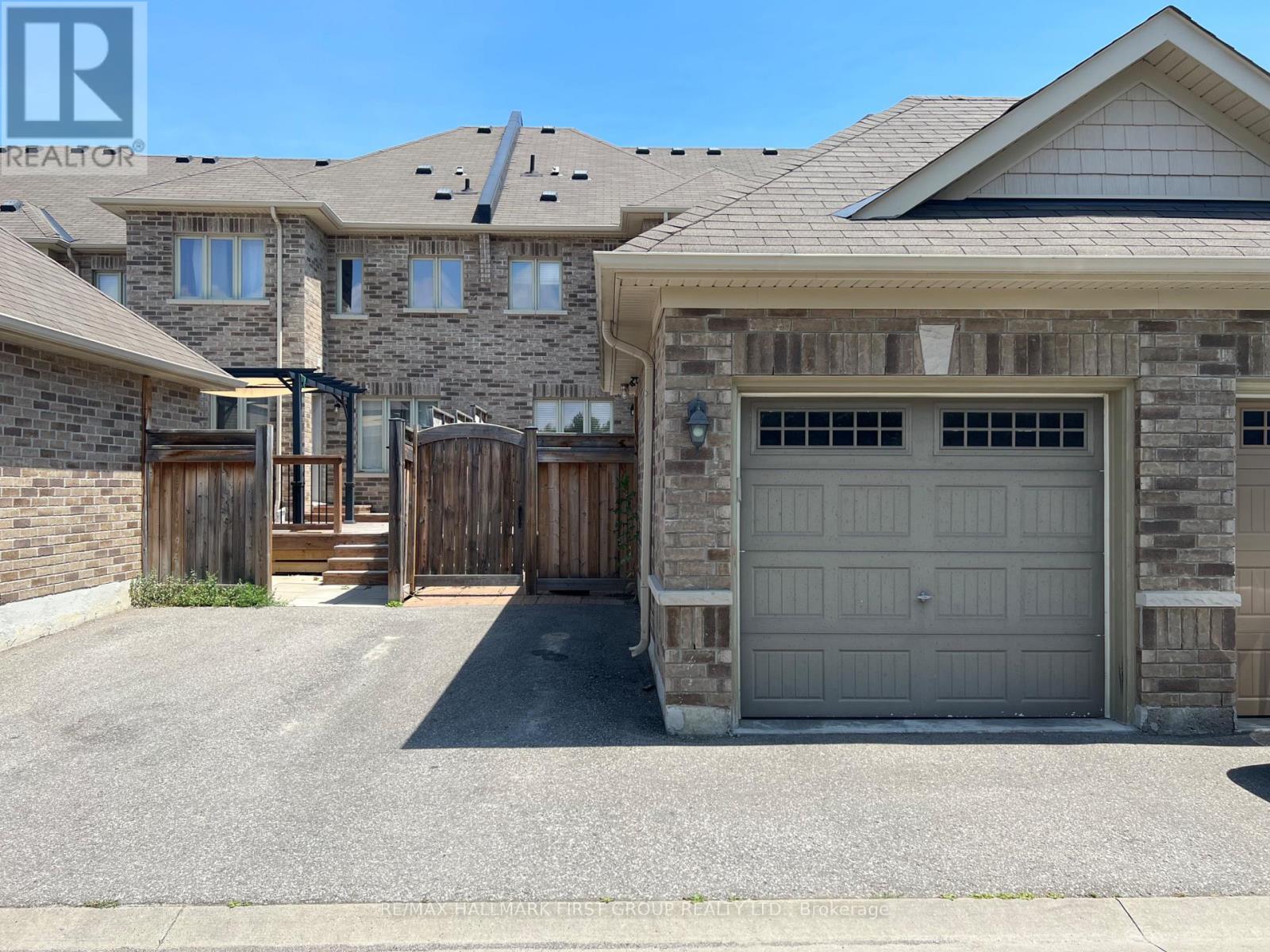 2424 Tillings Road, Pickering, Ontario  L1X 0B6 - Photo 2 - E13650286