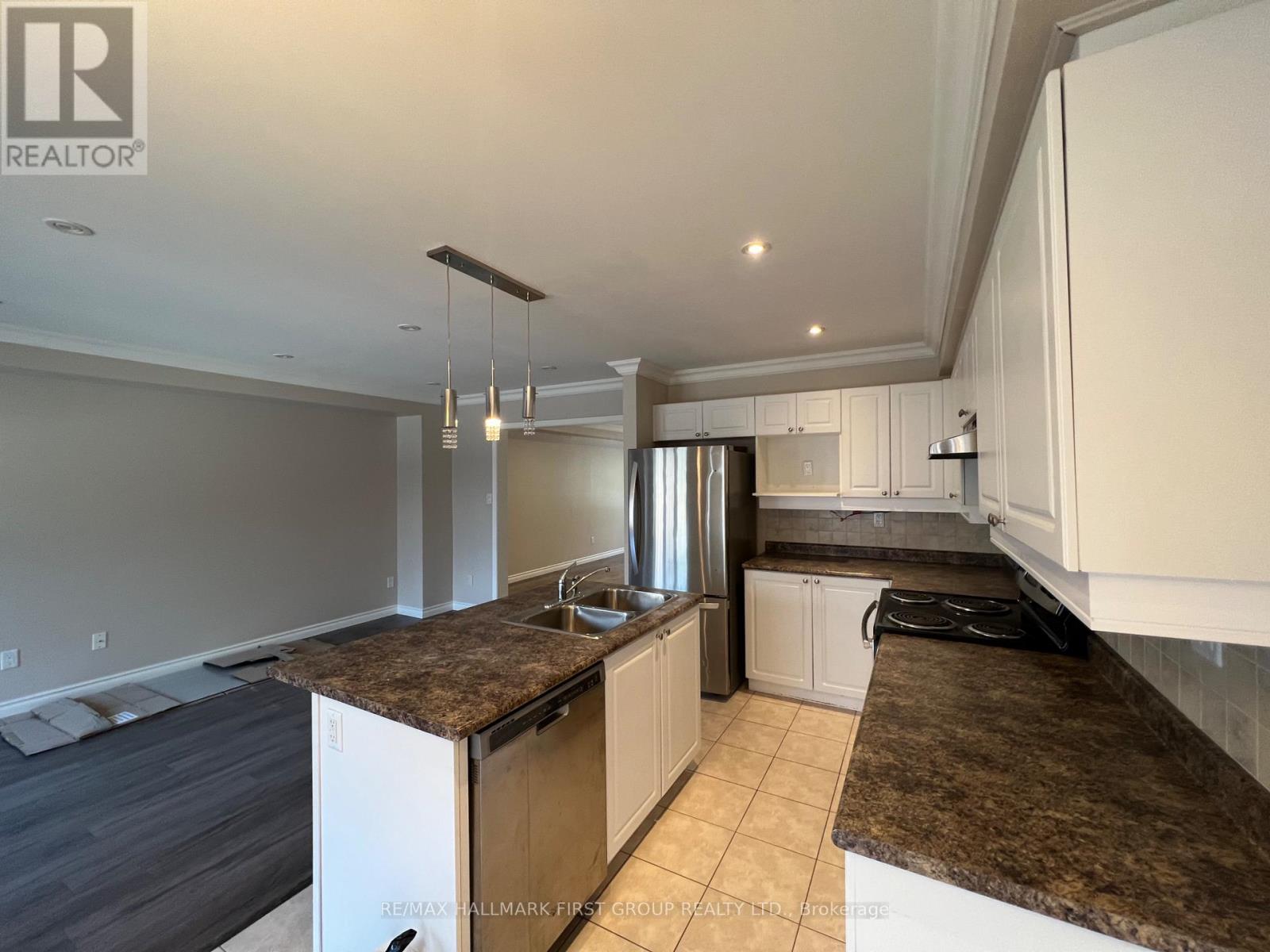 2424 Tillings Road, Pickering, Ontario  L1X 0B6 - Photo 9 - E13650286