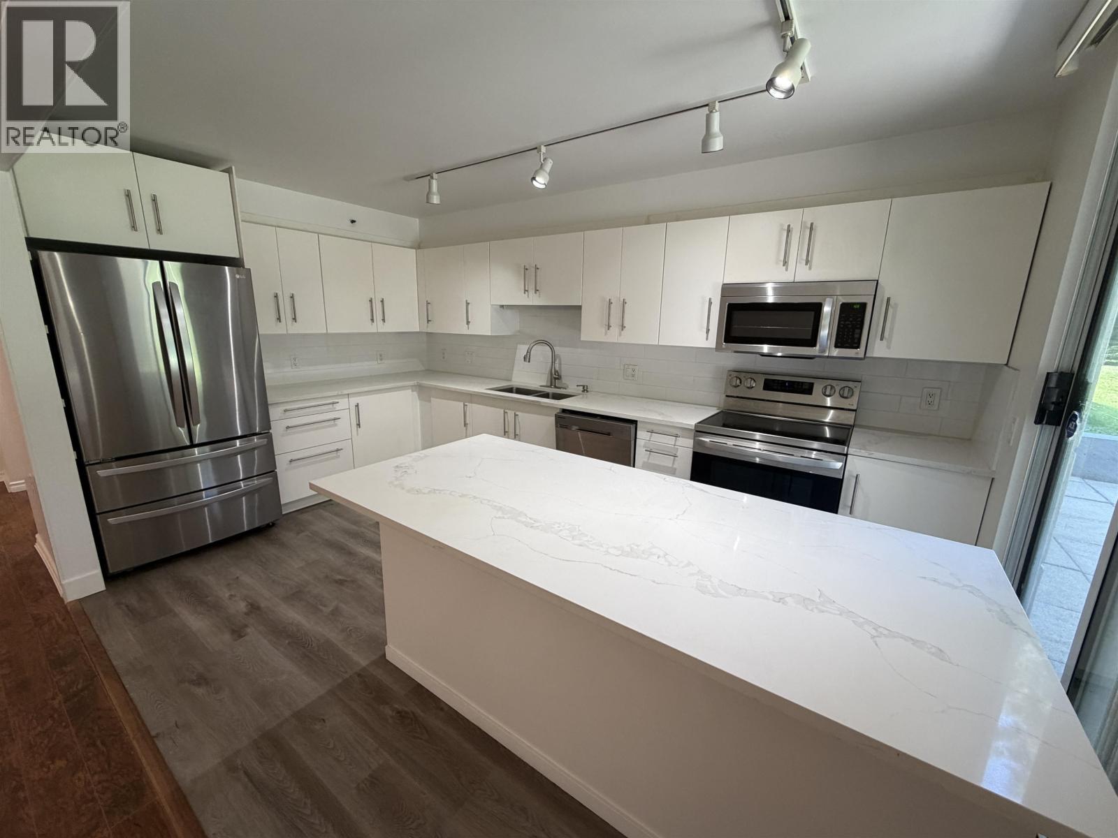 104 555 Austin Avenue, Coquitlam, British Columbia V3K 6R8 - Photo 3 - R3153649