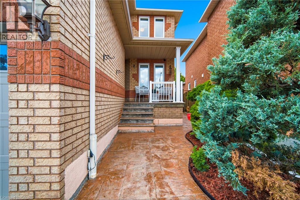 5184 Red Brush Drive, Mississauga, Ontario  L4Z 3Z8 - Photo 2 - 40854130
