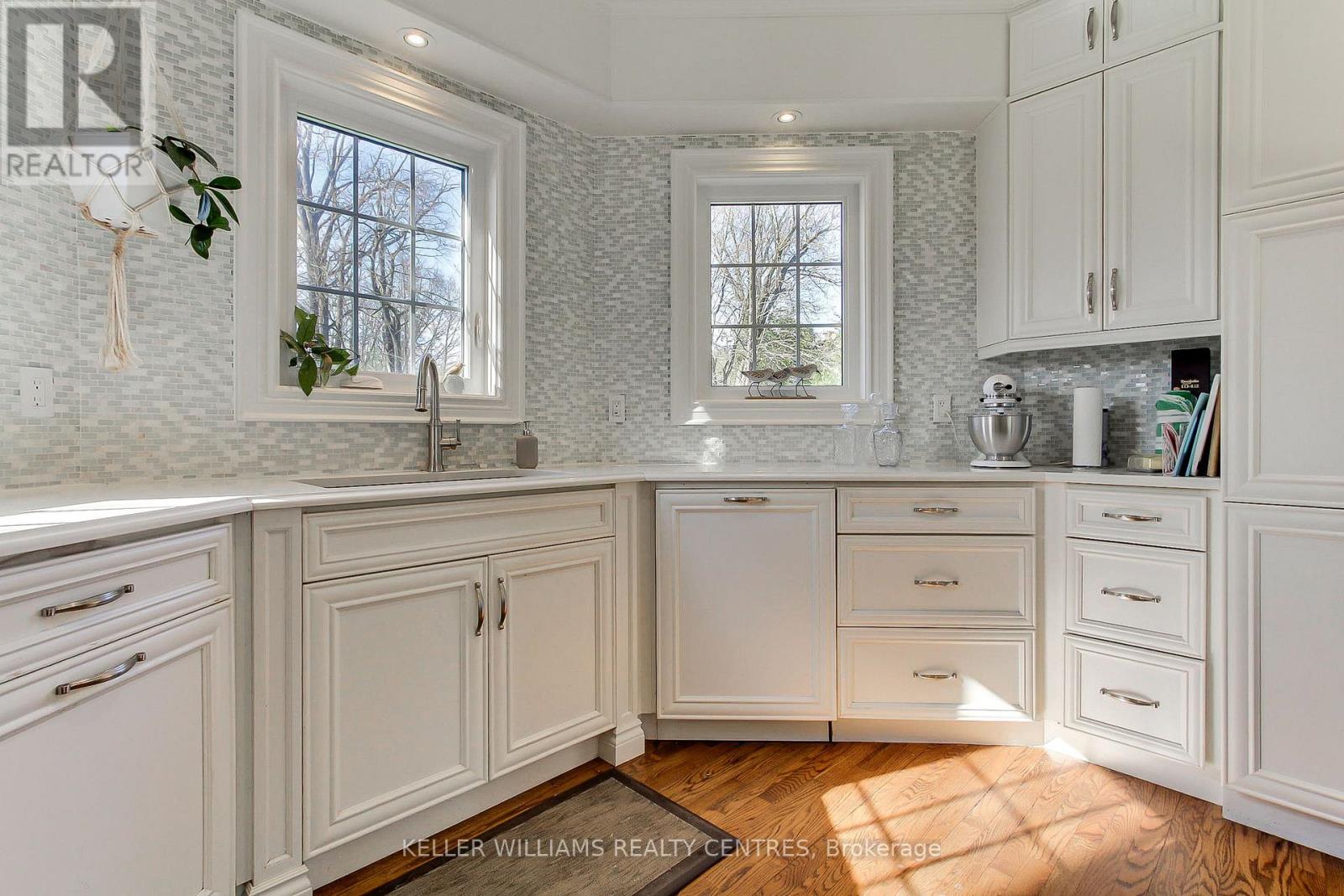 276 Ridge Road, Aurora, Ontario  L4G 0M3 - Photo 17 - N13650104