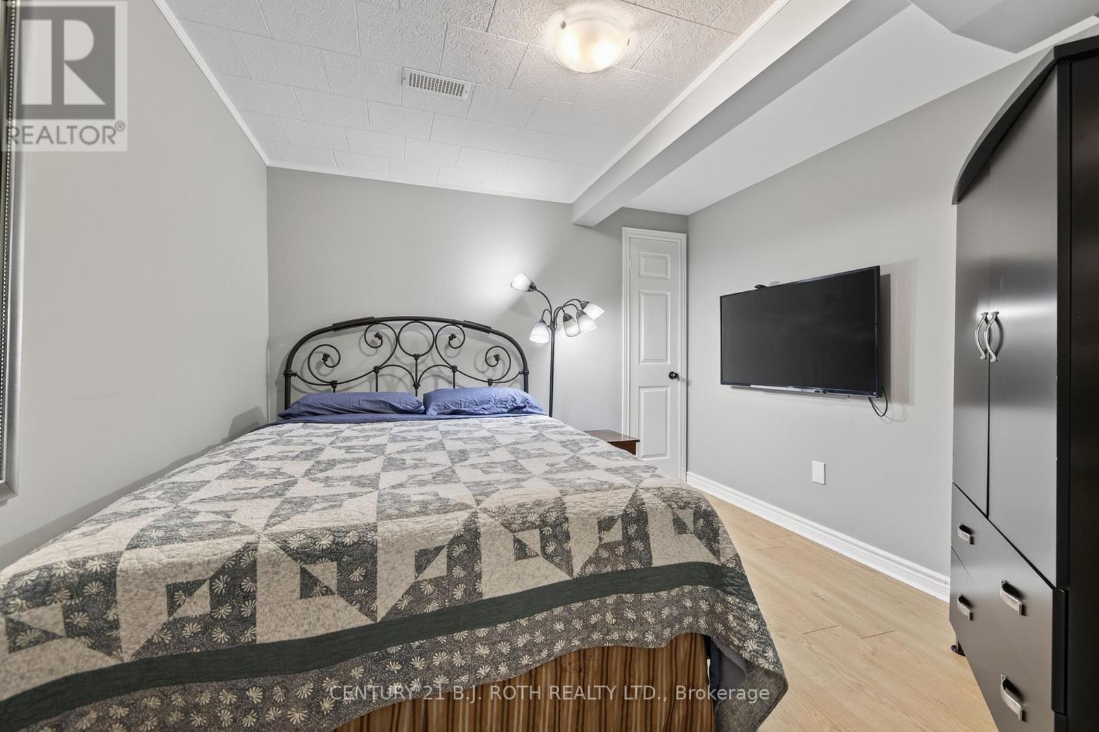 22 Michael Street, Essa, Ontario  L0M 1B2 - Photo 17 - N13650146