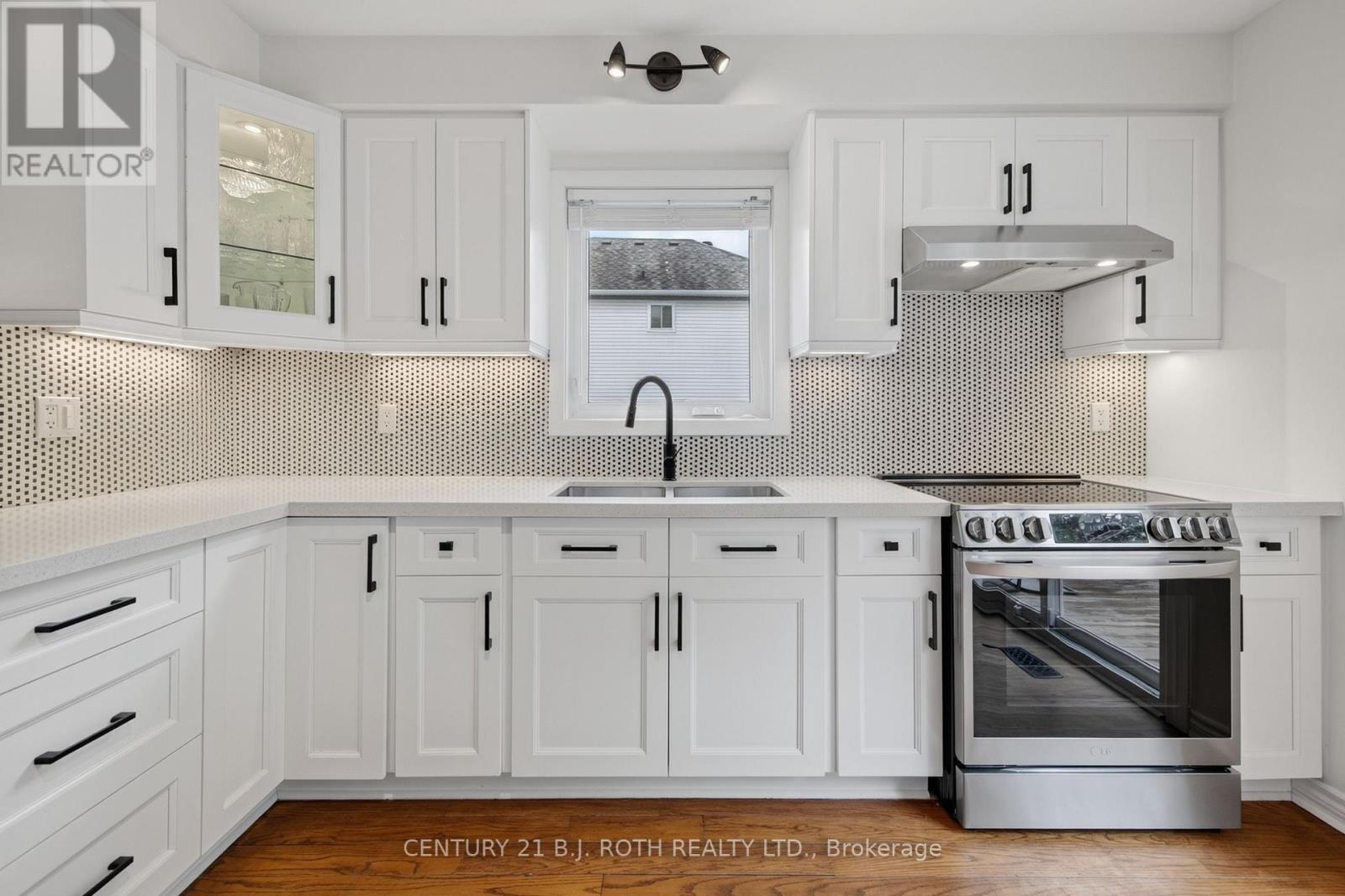 22 Michael Street, Essa, Ontario  L0M 1B2 - Photo 6 - N13650146