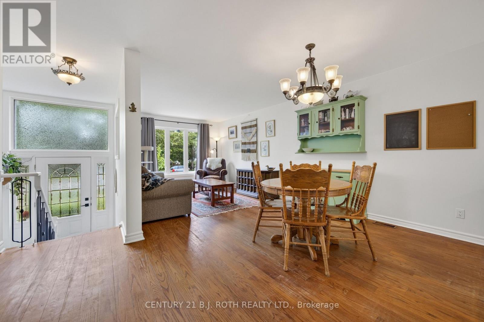 22 Michael Street, Essa, Ontario  L0M 1B2 - Photo 9 - N13650146