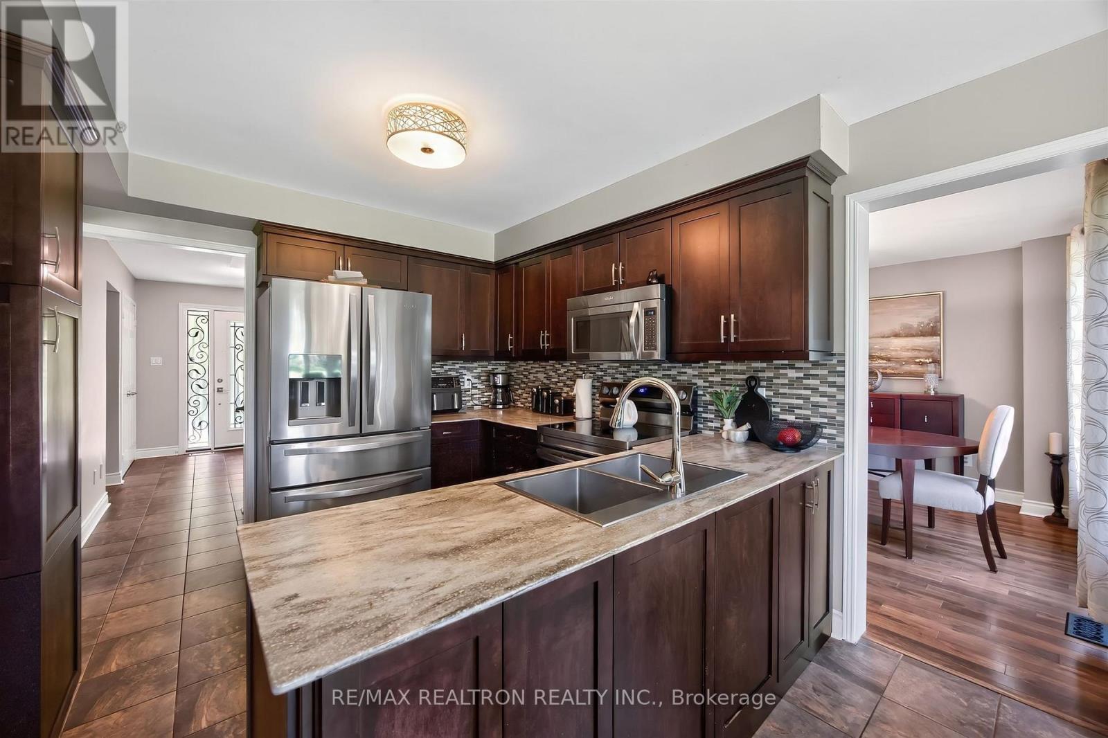 47 Maple Way, East Gwillimbury, Ontario  L0G 1V0 - Photo 16 - N13650302
