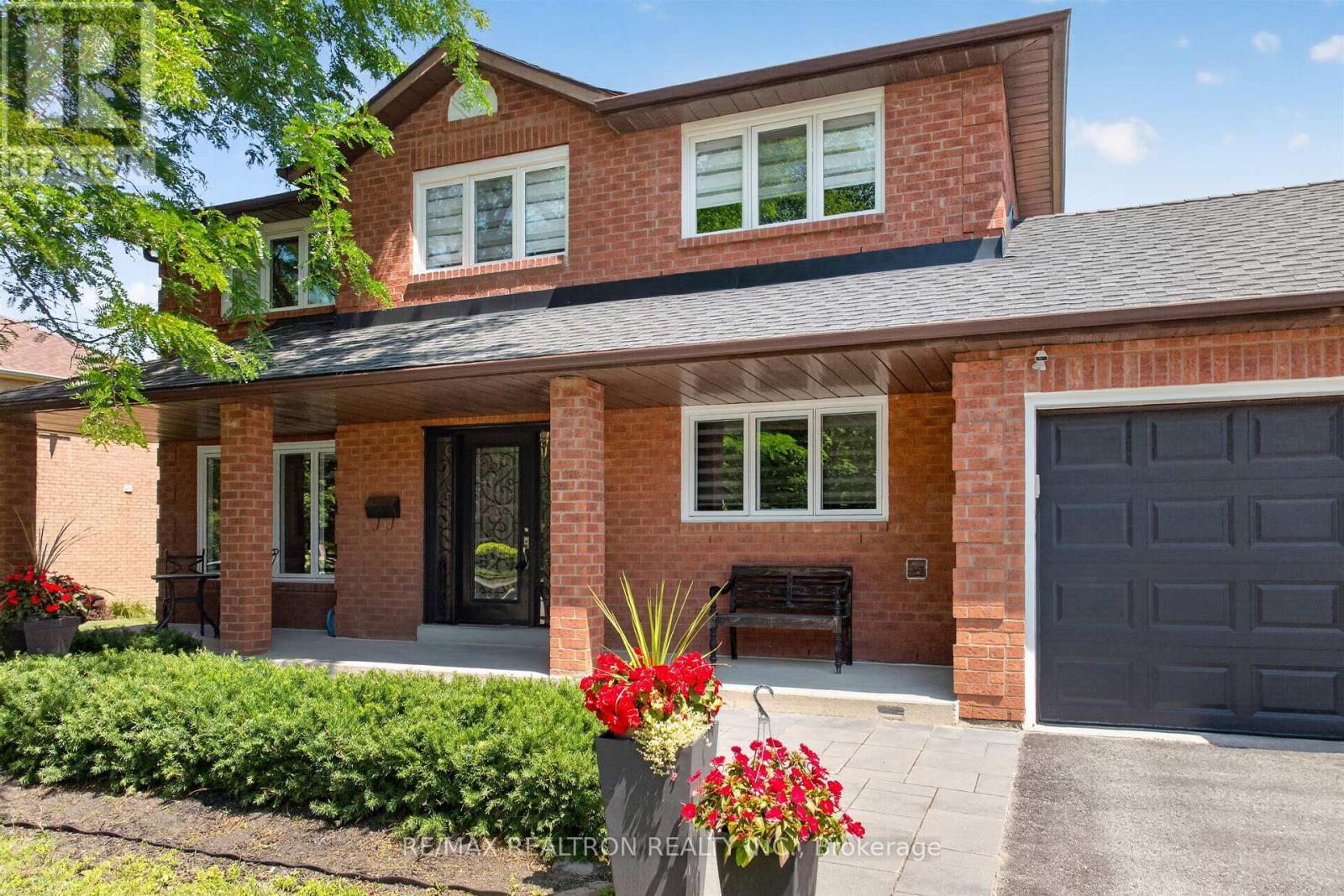 47 Maple Way, East Gwillimbury, Ontario  L0G 1V0 - Photo 4 - N13650302