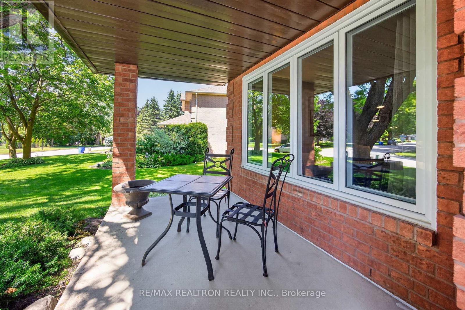 47 Maple Way, East Gwillimbury, Ontario  L0G 1V0 - Photo 5 - N13650302