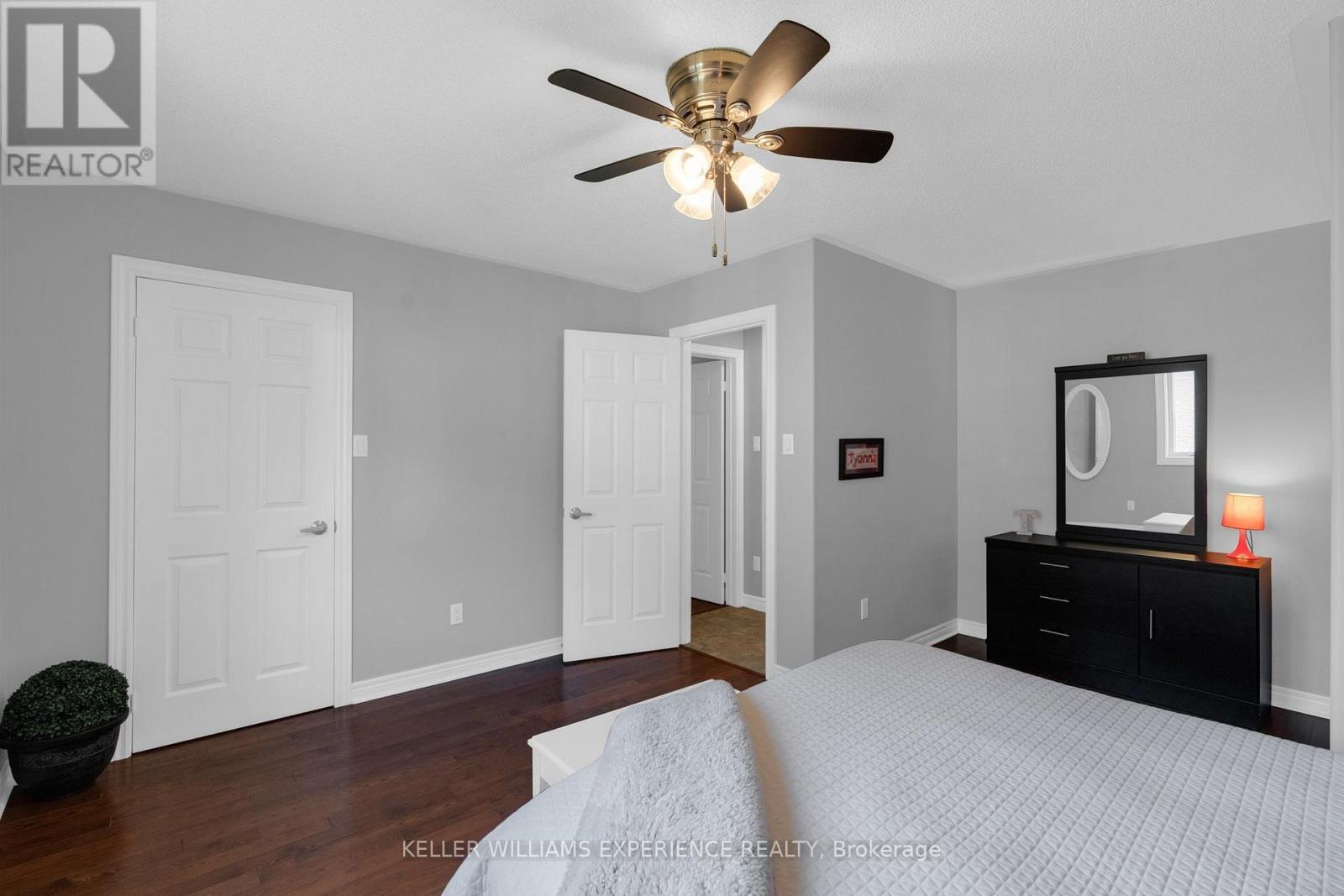 4 Downer Crescent, Wasaga Beach, Ontario  L9Z 1B9 - Photo 11 - S13650154