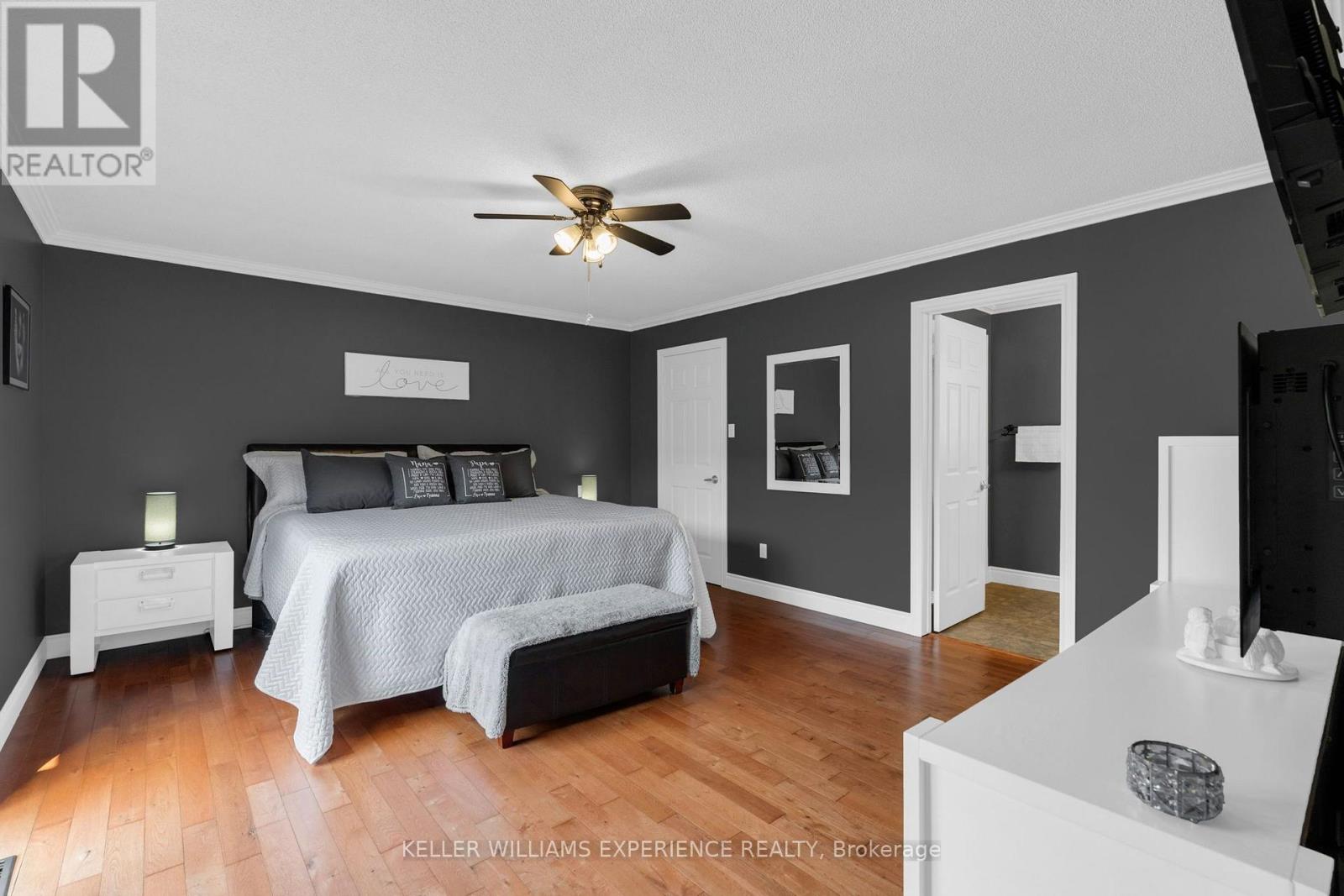4 Downer Crescent, Wasaga Beach, Ontario  L9Z 1B9 - Photo 13 - S13650154