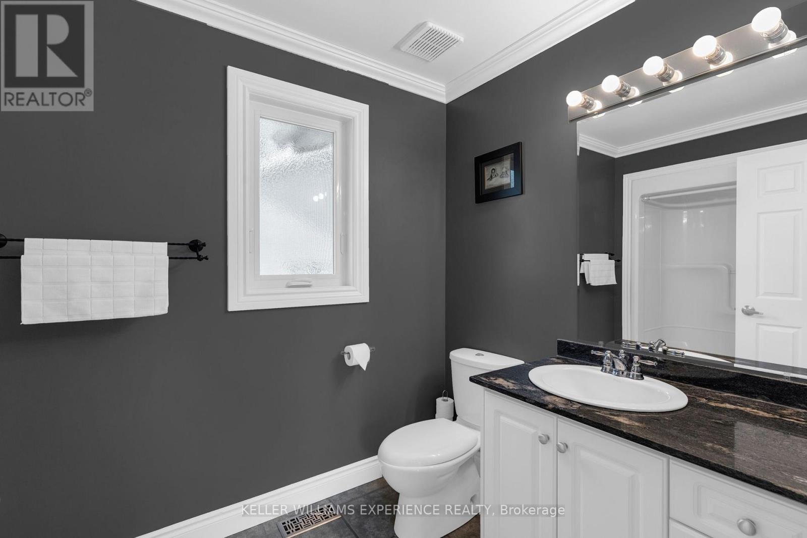 4 Downer Crescent, Wasaga Beach, Ontario  L9Z 1B9 - Photo 15 - S13650154