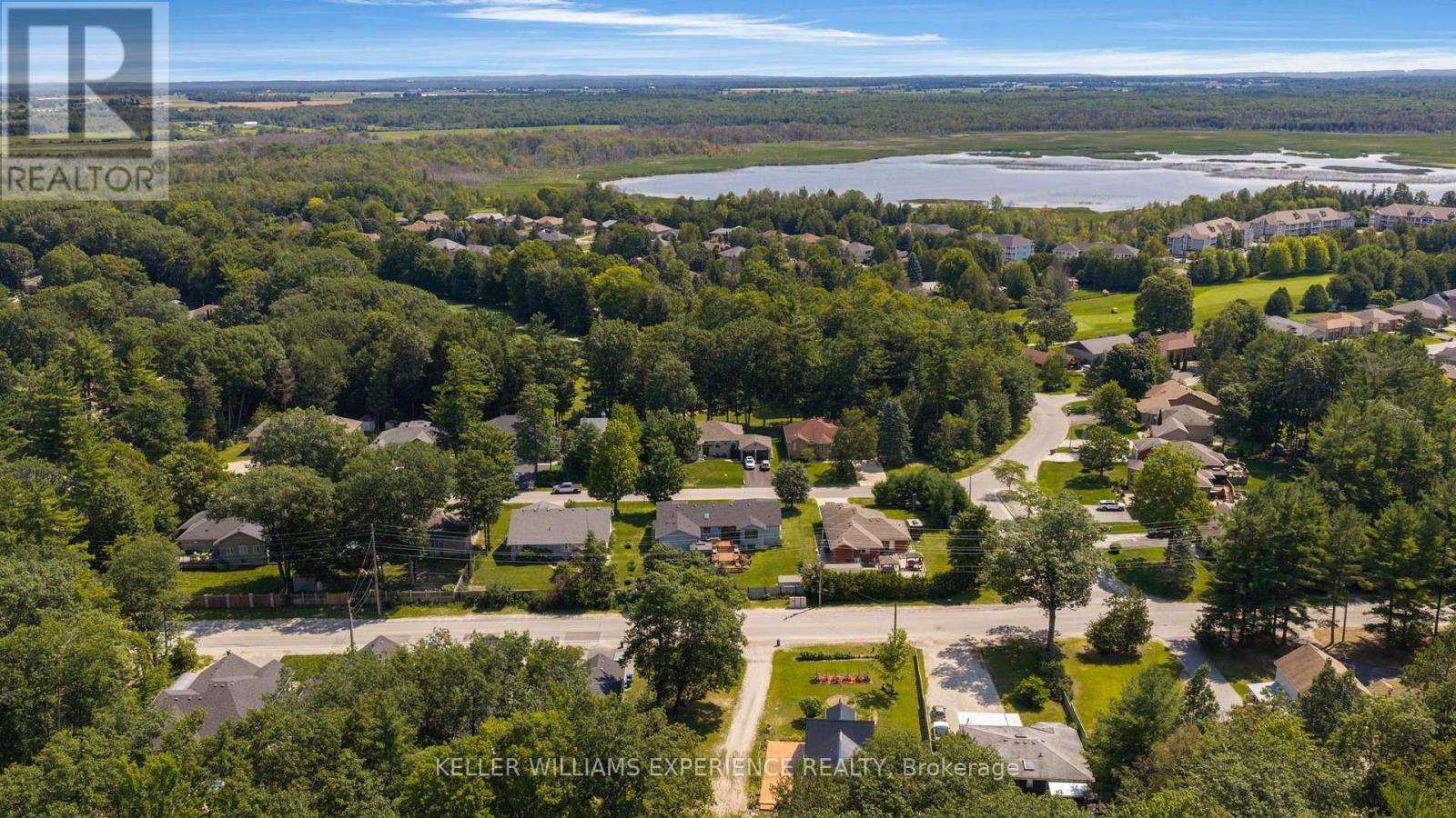 4 Downer Crescent, Wasaga Beach, Ontario  L9Z 1B9 - Photo 32 - S13650154