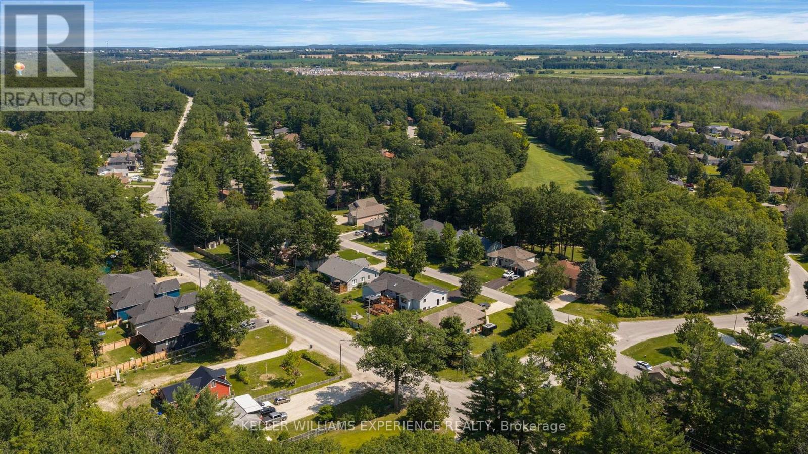 4 Downer Crescent, Wasaga Beach, Ontario  L9Z 1B9 - Photo 33 - S13650154
