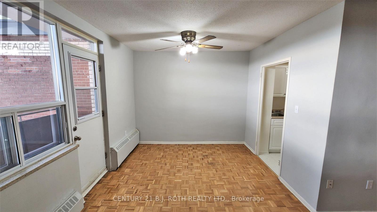 808 - 37 Peel Street, Barrie (Codrington), Ontario  L4M 3L1 - Photo 4 - S13650392