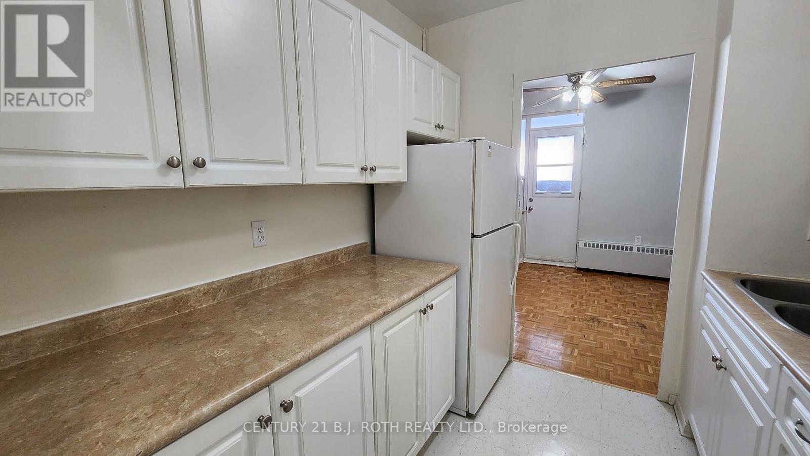 808 - 37 Peel Street, Barrie (Codrington), Ontario  L4M 3L1 - Photo 6 - S13650392